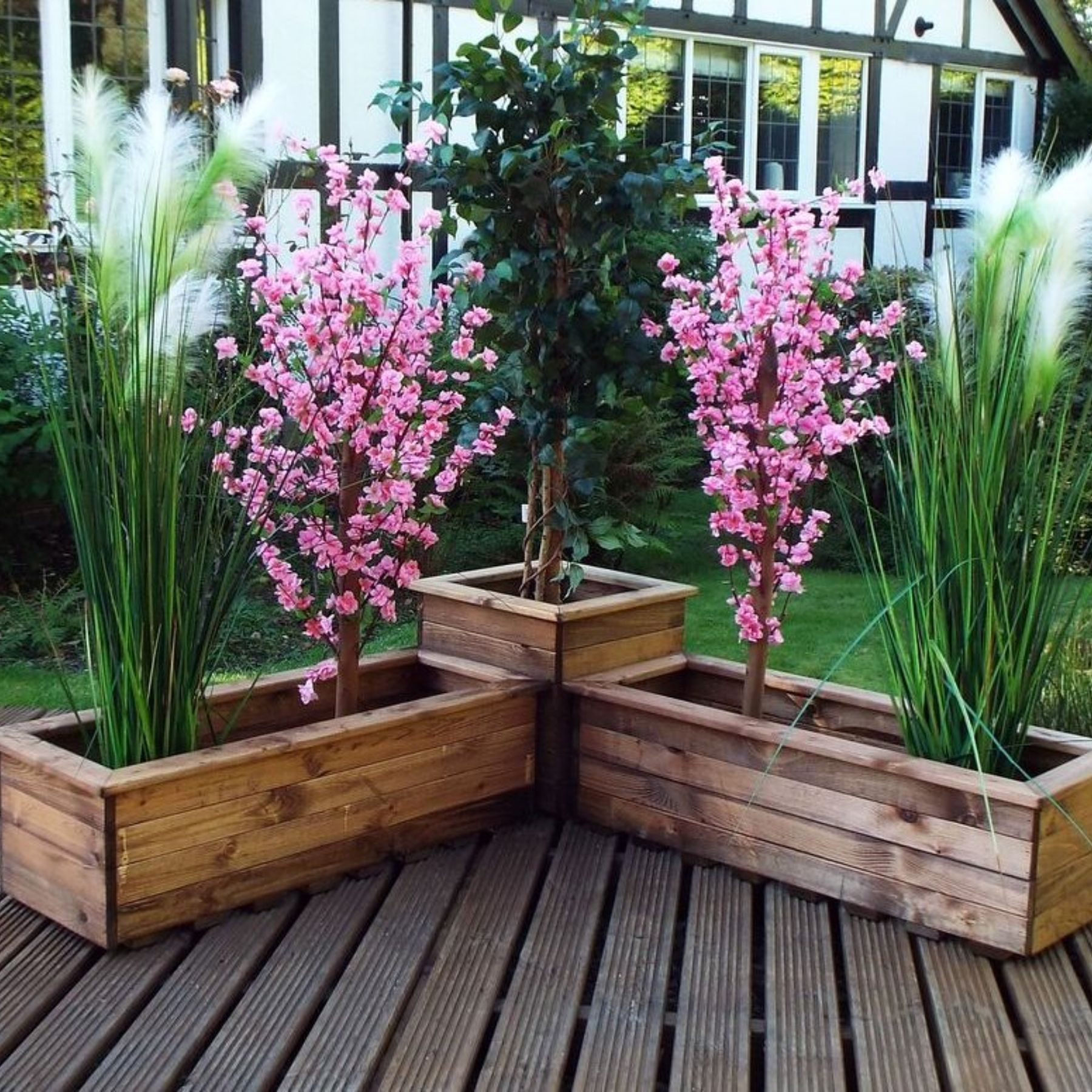 Planters, Troughs & Trellis